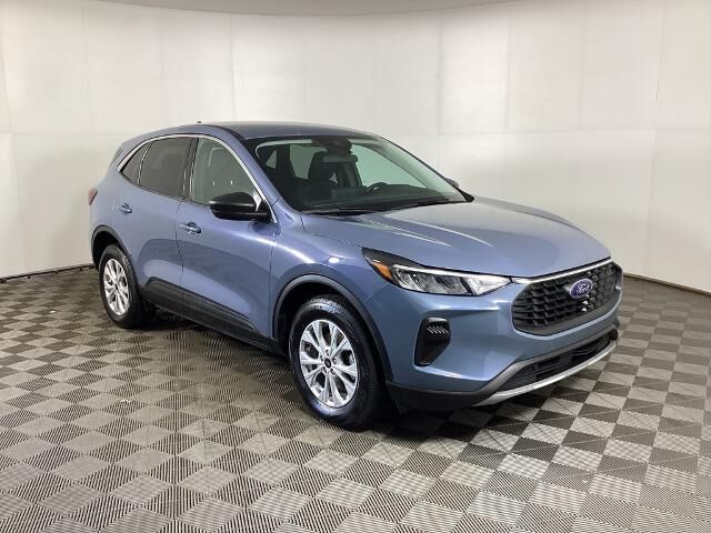 2023 Ford Escape Active — photo 1 of 13