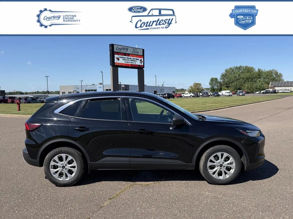 2024 Ford Escape Active — photo 1 of 13