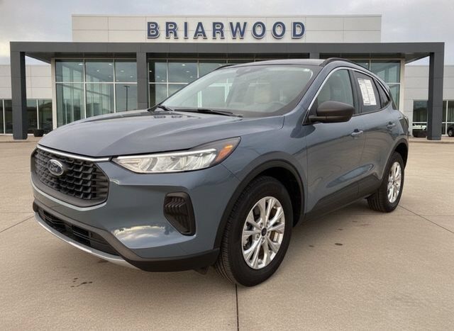 2023 Ford Escape Active — photo 1 of 1