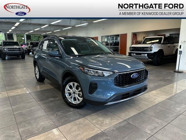2023 Ford Escape Active — photo 1 of 13