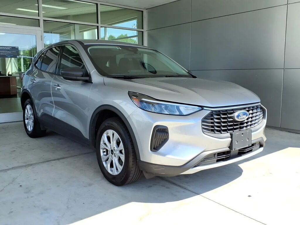 2024 Ford Escape Active — photo 1 of 13