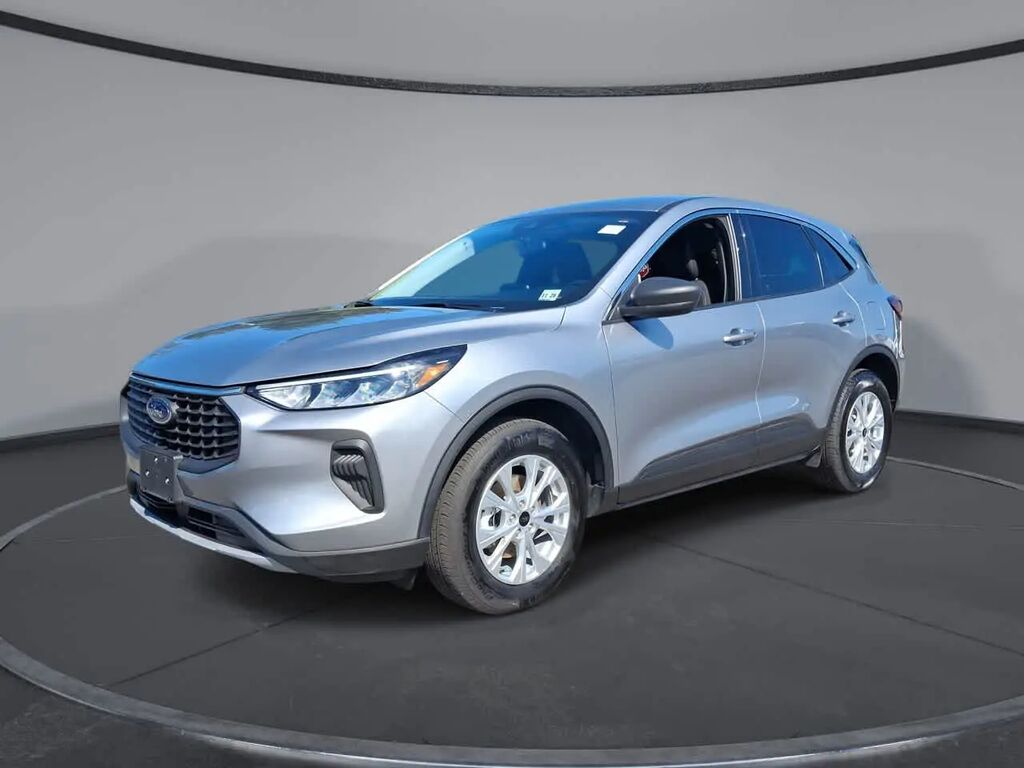 2023 Ford Escape Active — photo 1 of 13