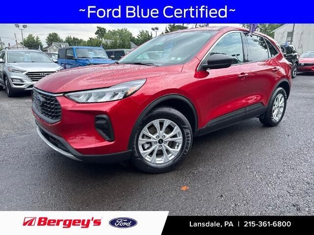 2023 Ford Escape Active — photo 1 of 13