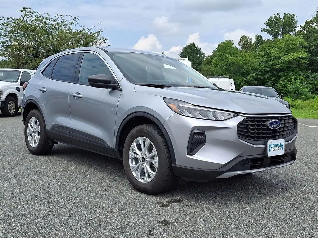 2023 Ford Escape Active — photo 1 of 13