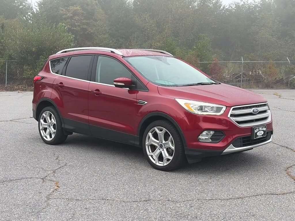 2019 Ford Escape Titanium — photo 1 of 13