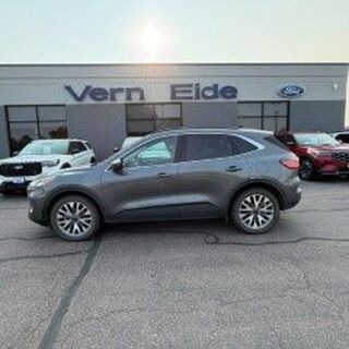 2022 Ford Escape Titanium