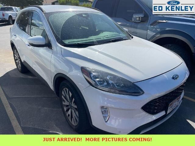 2020 Ford Escape Titanium