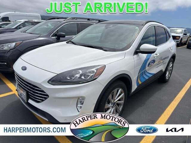 2022 Ford Escape Titanium