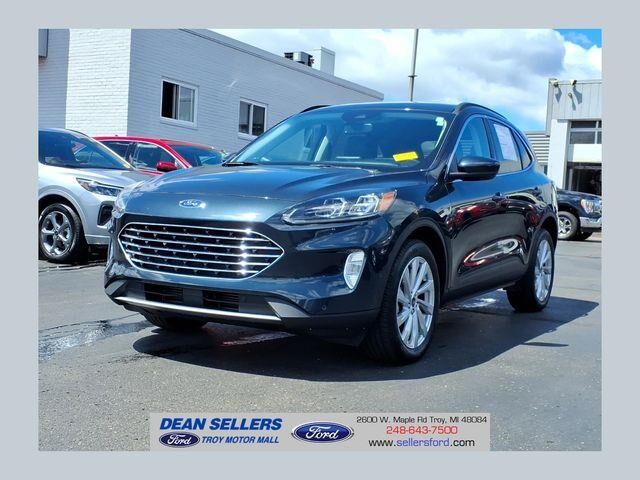 2022 Ford Escape Titanium