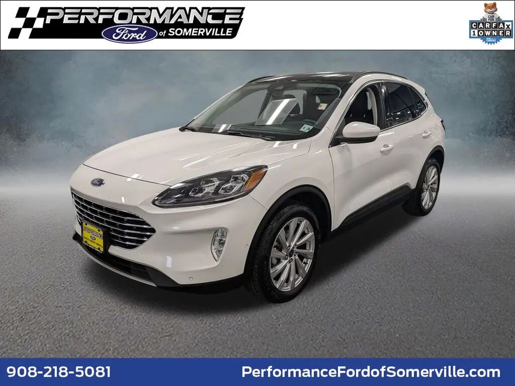 2022 Ford Escape Titanium — photo 1 of 13