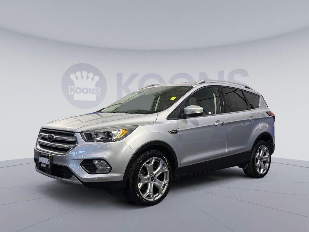 2019 Ford Escape Titanium — photo 1 of 14