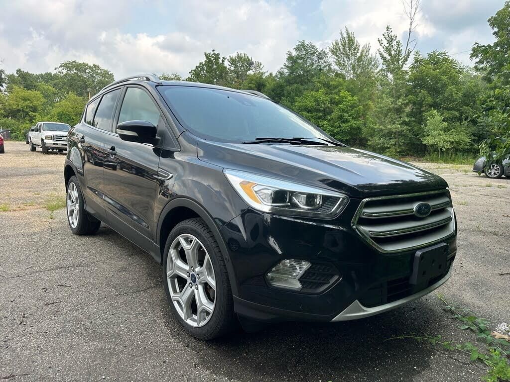 2019 Ford Escape Titanium — photo 1 of 1