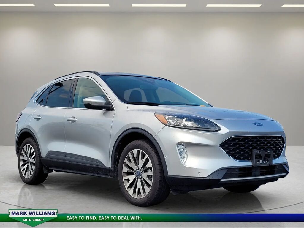 2020 Ford Escape Titanium — photo 1 of 20