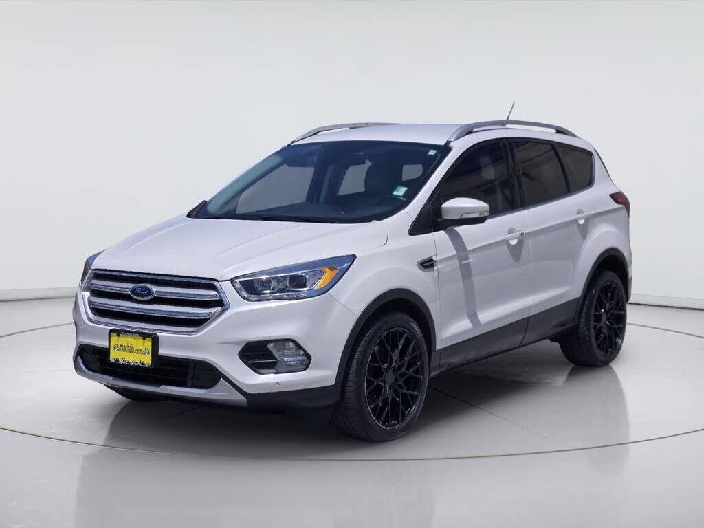 2019 Ford Escape Titanium — photo 1 of 27