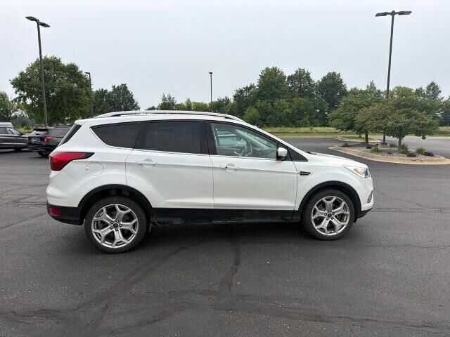 2019 Ford Escape Titanium — photo 1 of 13