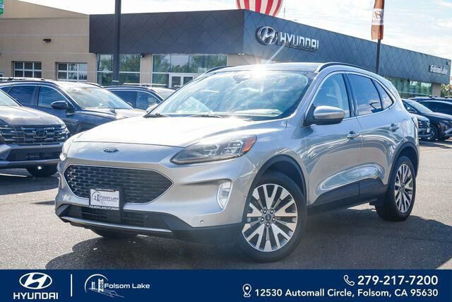 2021 Ford Escape Titanium — photo 1 of 11