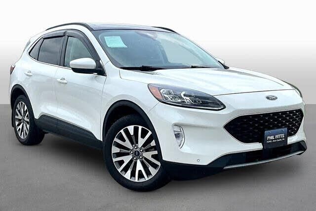2022 Ford Escape Titanium — photo 1 of 1