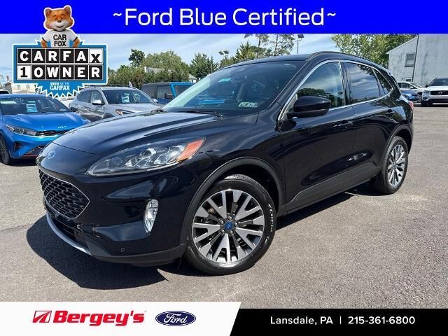 2022 Ford Escape Titanium