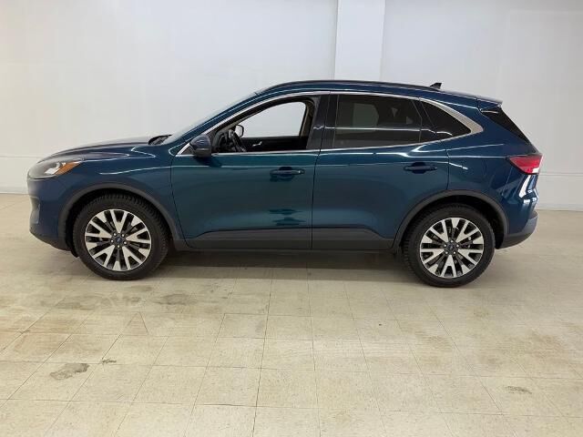 2020 Ford Escape Titanium — photo 1 of 12