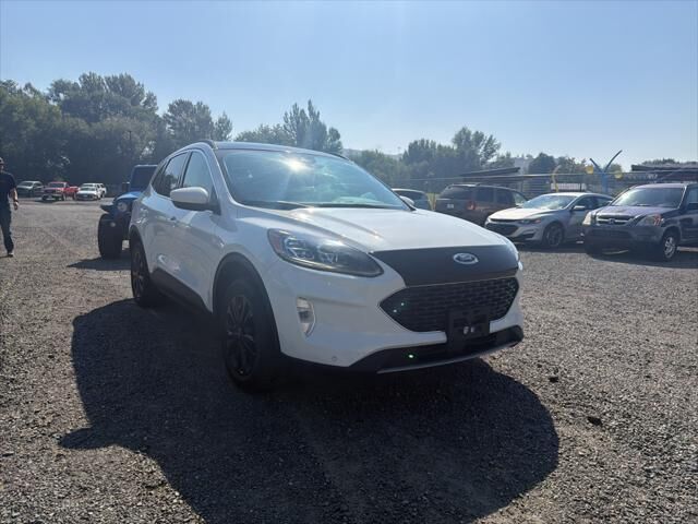 2022 Ford Escape Titanium