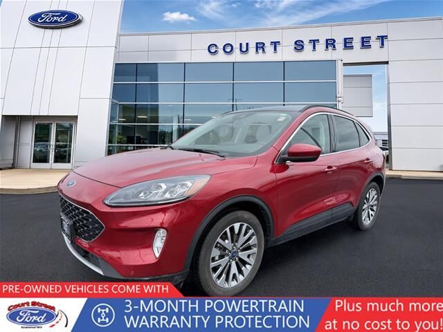 2022 Ford Escape Titanium