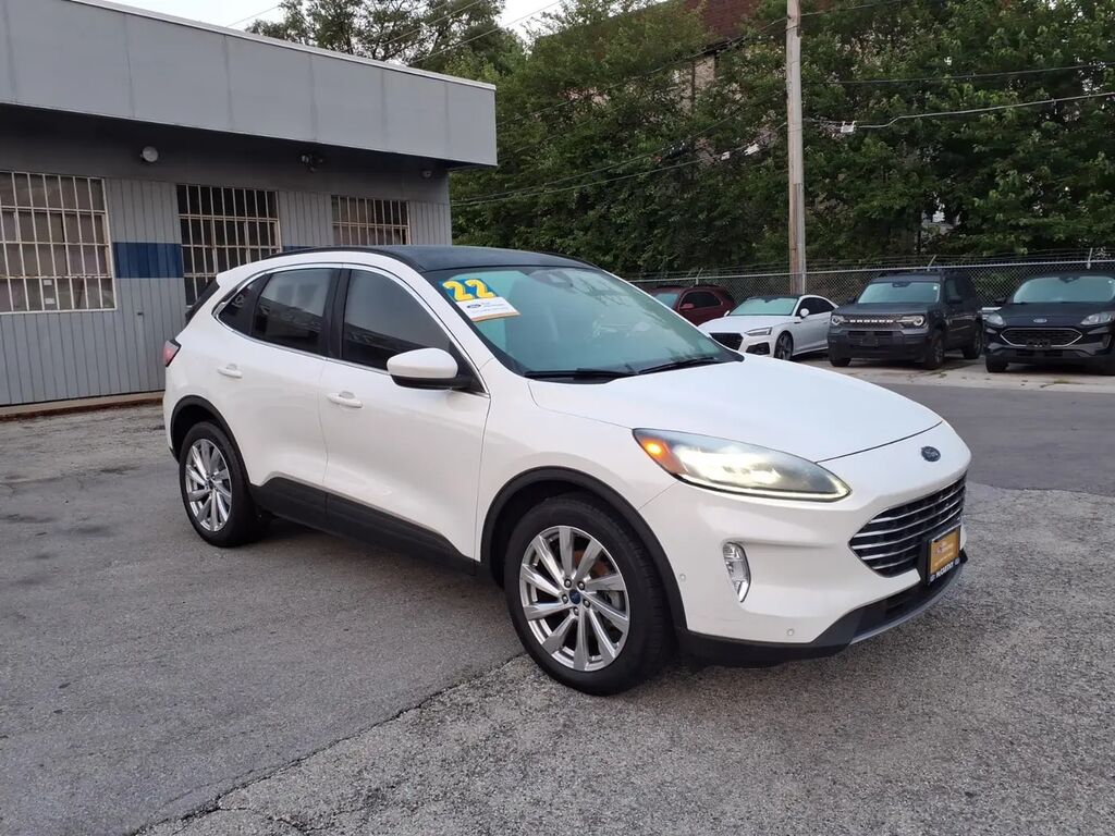 2022 Ford Escape Titanium — photo 1 of 13
