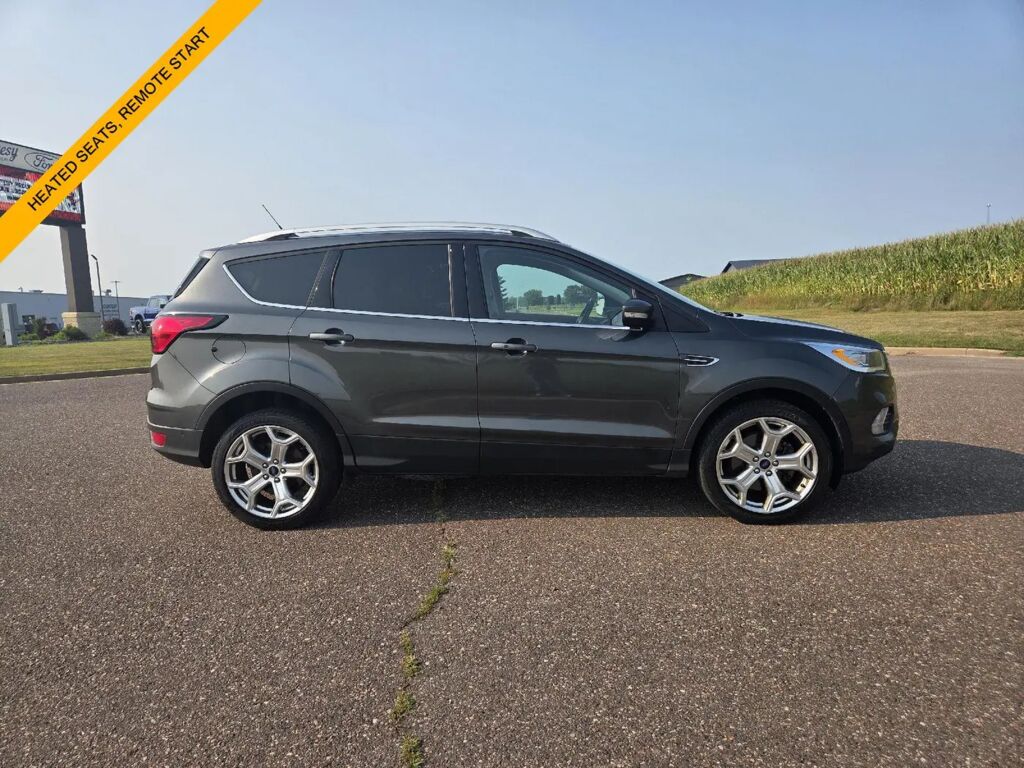 2019 Ford Escape Titanium — photo 1 of 13