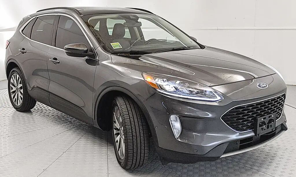 2020 Ford Escape Titanium — photo 1 of 13
