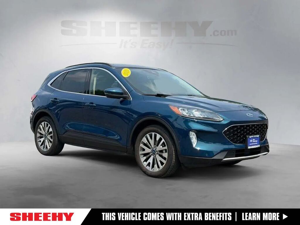 2020 Ford Escape Titanium — photo 1 of 10