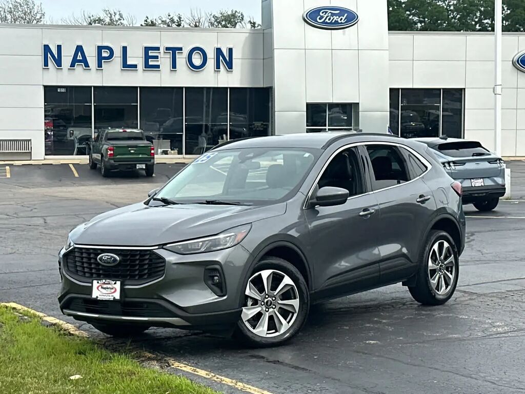 2025 Ford Escape Platinum — photo 1 of 13
