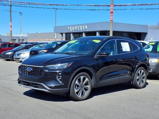 2023 Ford Escape Platinum