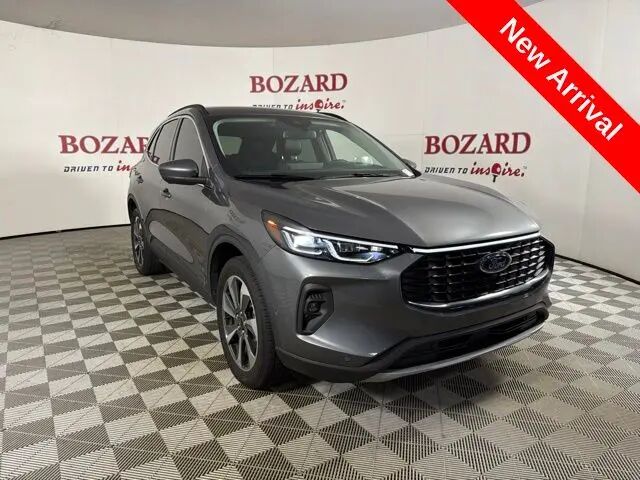 2024 Ford Escape Platinum — photo 1 of 13