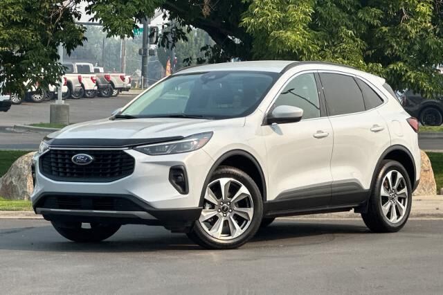 2025 Ford Escape Platinum