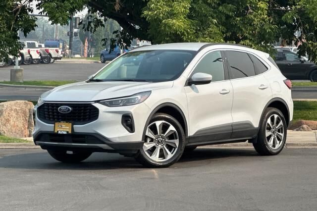 2025 Ford Escape Platinum