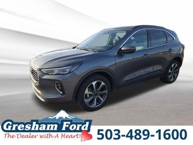 2023 Ford Escape Platinum — photo 1 of 11