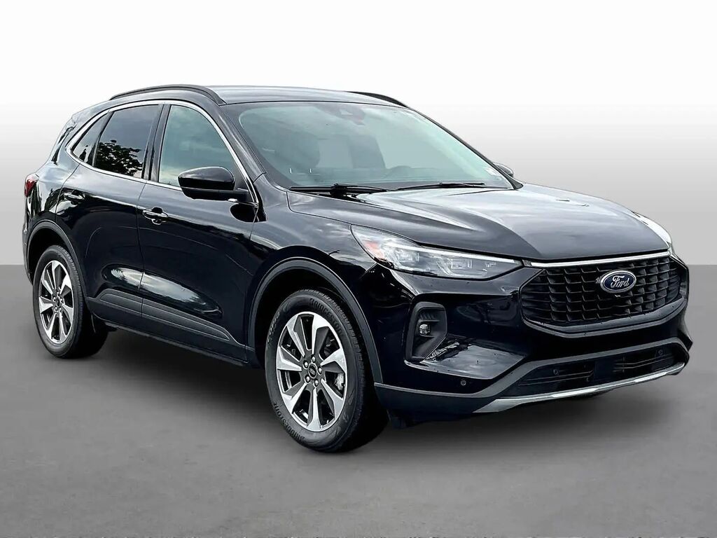 2024 Ford Escape Platinum — photo 1 of 13