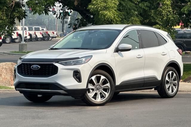 2025 Ford Escape Platinum
