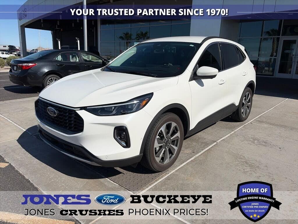 2023 Ford Escape Platinum — photo 1 of 1