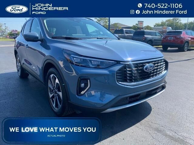 2023 Ford Escape Platinum — photo 1 of 13