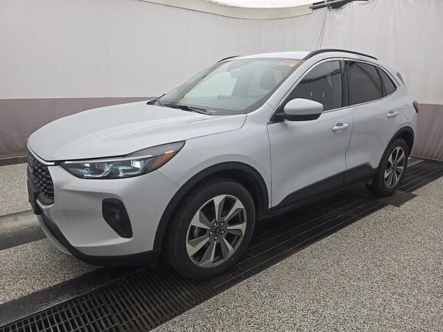 2025 Ford Escape Platinum — photo 1 of 13