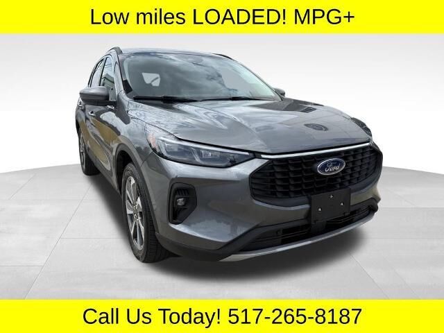 2025 Ford Escape Platinum