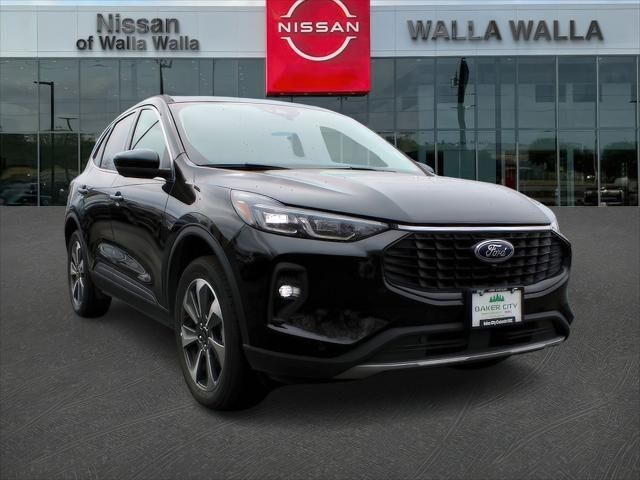 2024 Ford Escape Platinum — photo 1 of 13