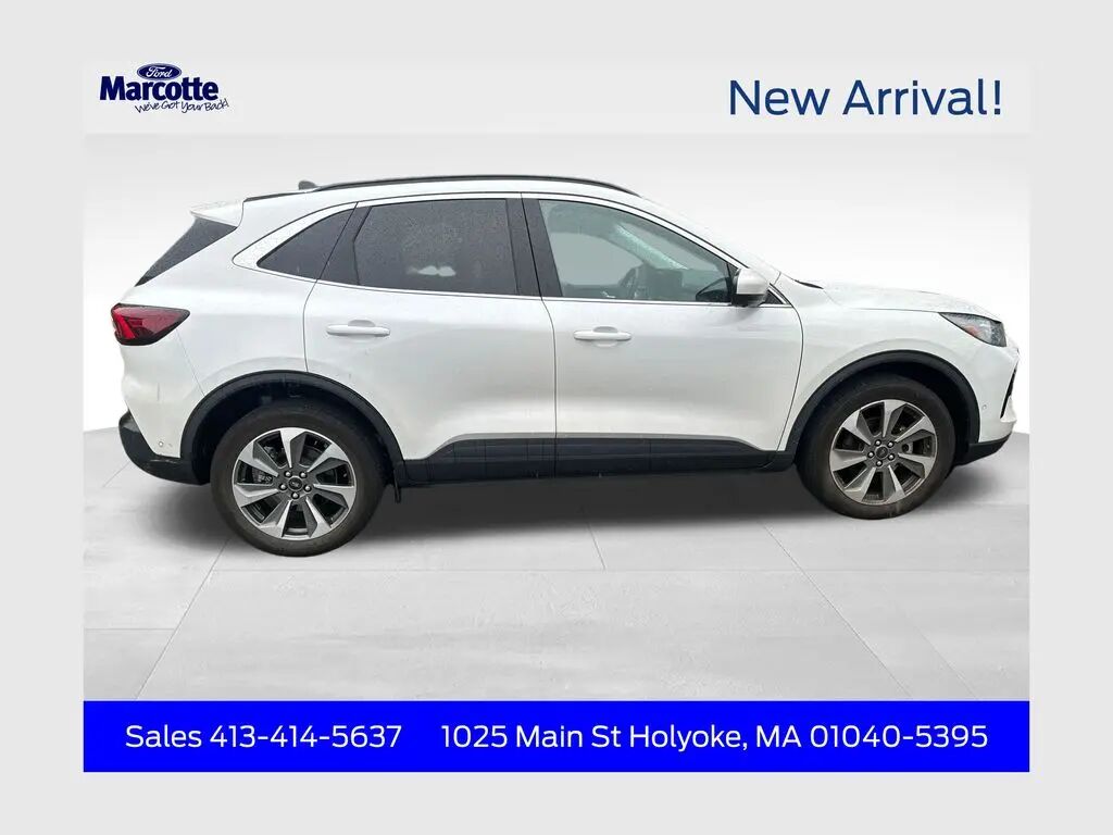 2023 Ford Escape Platinum — photo 1 of 15