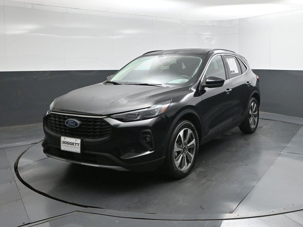 2025 Ford Escape Platinum — photo 1 of 1