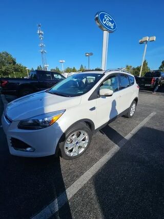 2016 Ford Escape Titanium — photo 1 of 3