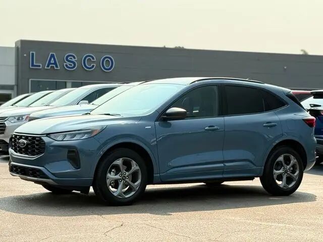 2023 Ford Escape ST-Line — photo 1 of 13