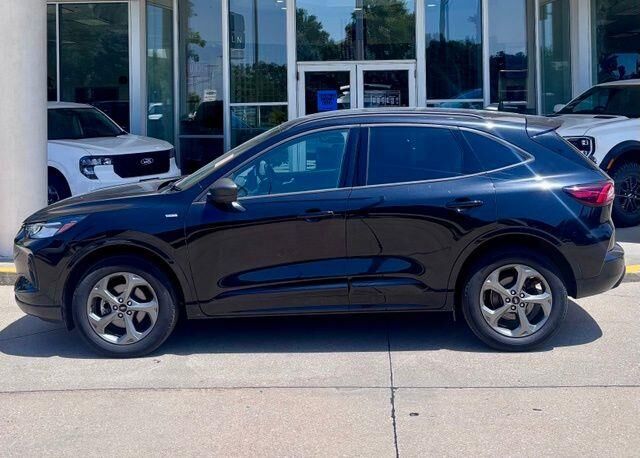 2024 Ford Escape ST-Line — photo 1 of 12