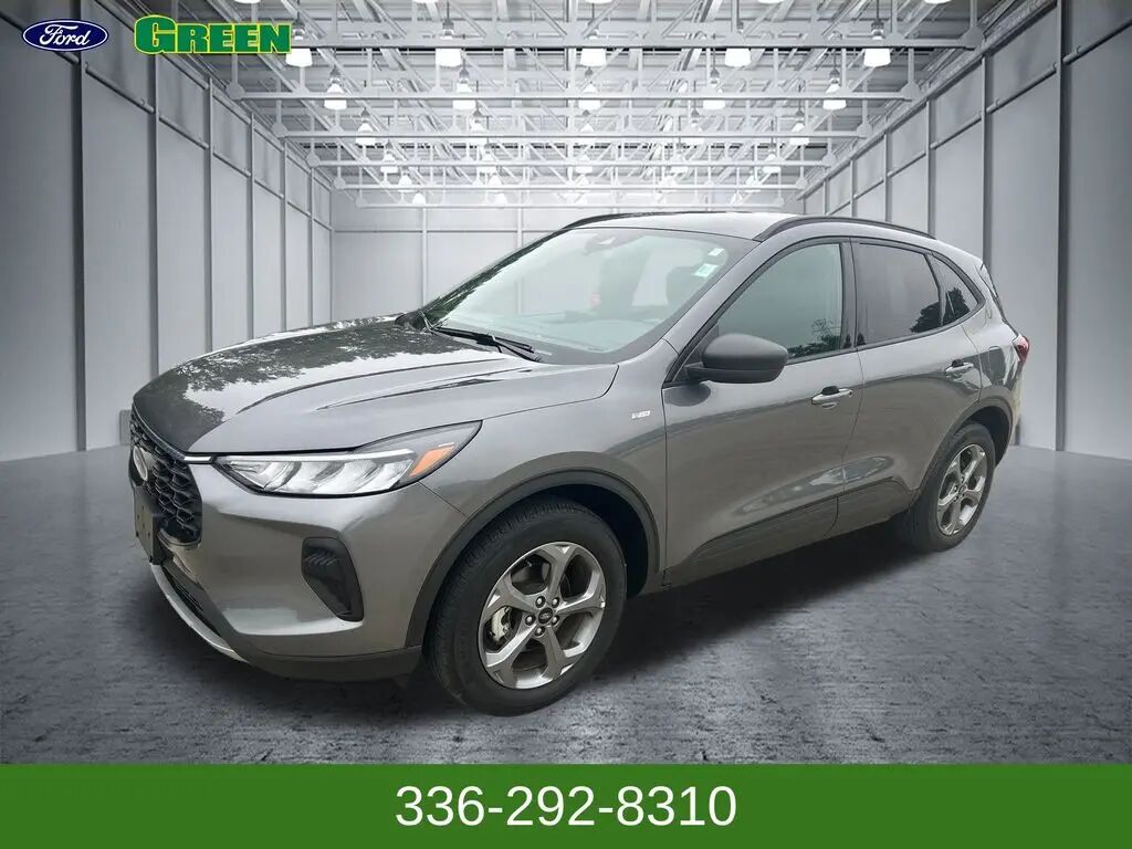 2025 Ford Escape ST-Line — photo 1 of 3