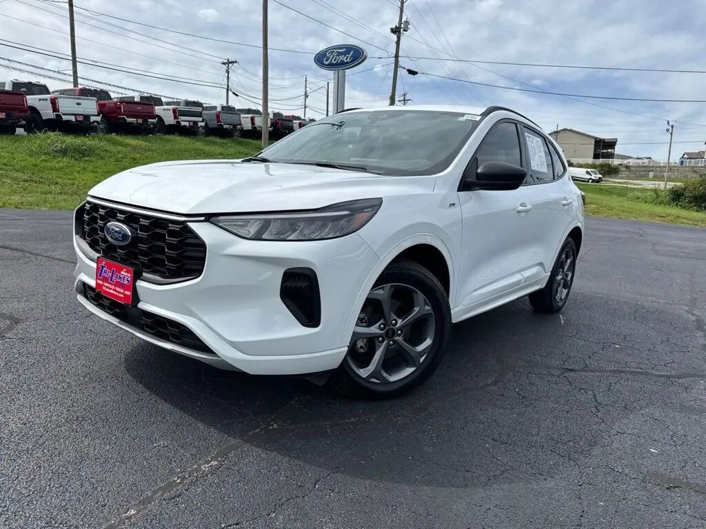2023 Ford Escape ST-Line — photo 1 of 13