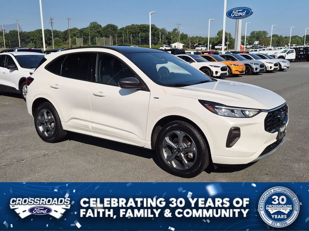 2023 Ford Escape ST-Line — photo 1 of 13